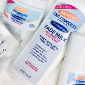 Top-rated hydroquinone cream jar.